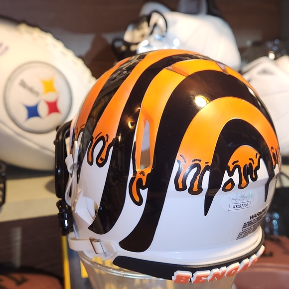 Ochocinco Bengals Chad Johnson Autographed mini helmet Cincinnati Bengals - Picture 2 of 13